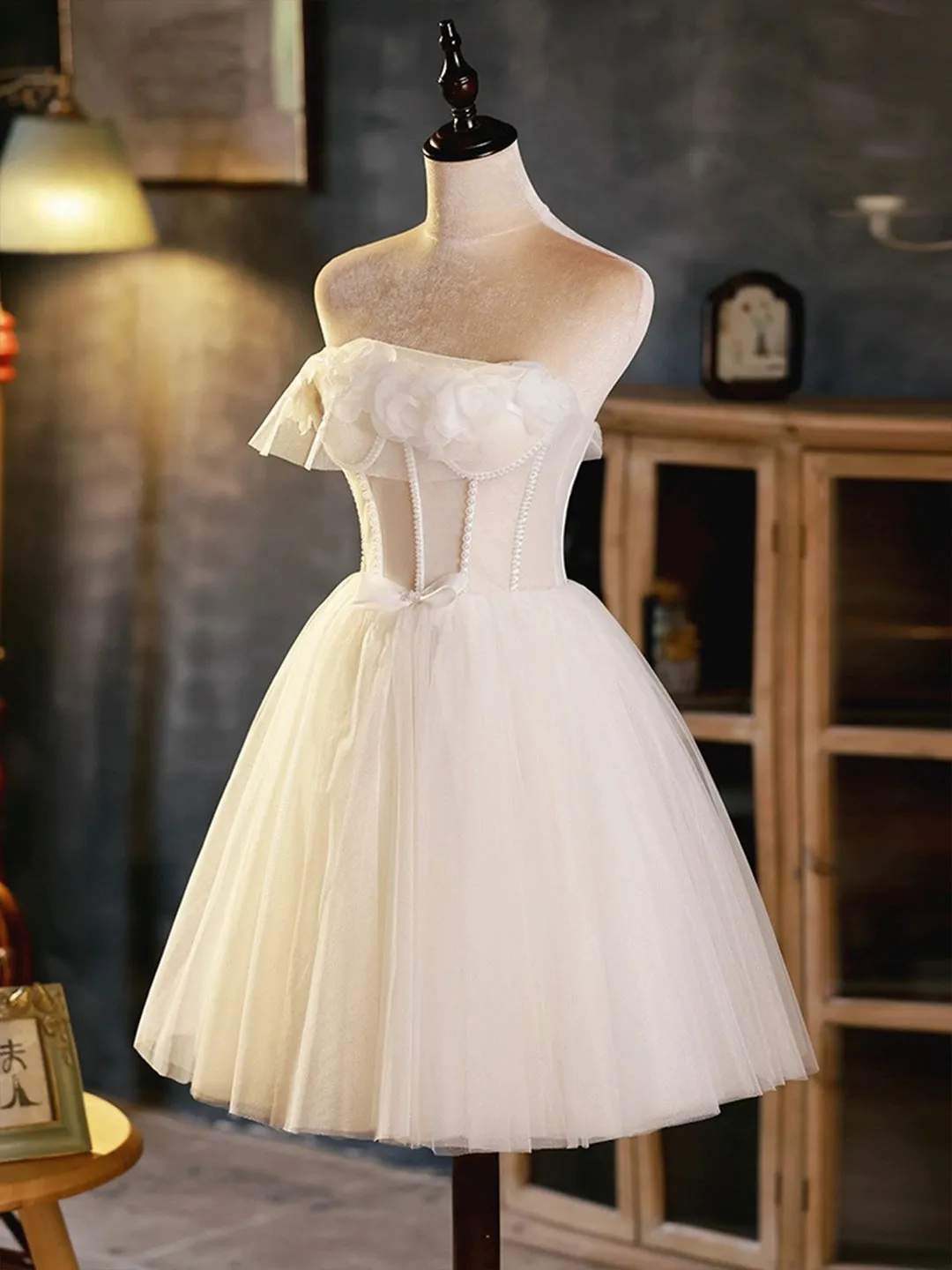 Light Champagne Strapless Tulle Short Prom Dress Beautiful A-Line Evening Party Dress